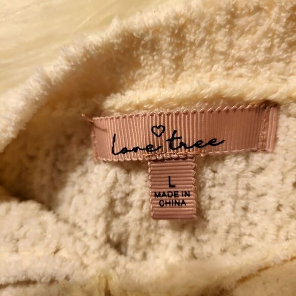 A soft sweater, by love tree boutique item new - Picture 4 of 5